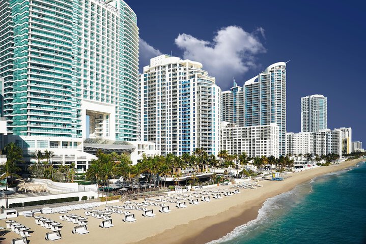 Signia by Hilton Diplomat Beach Resort