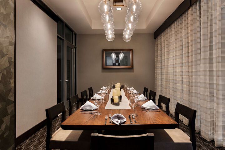Dining 31 of 43