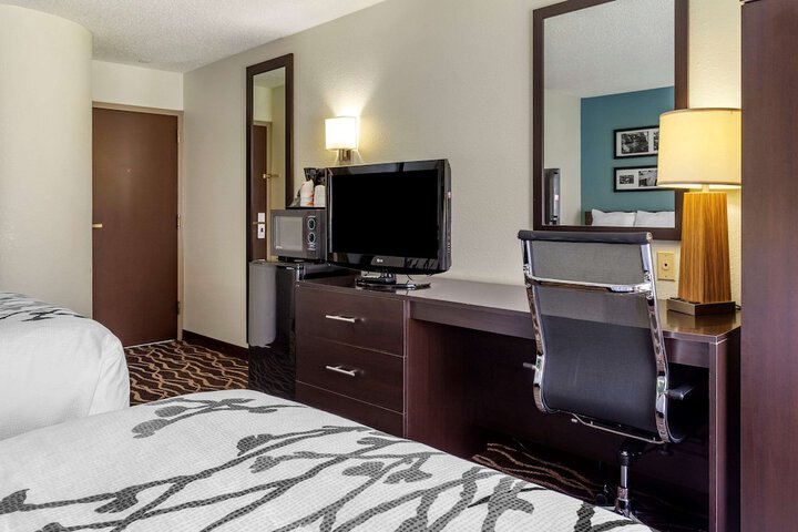 Room 13 of 29