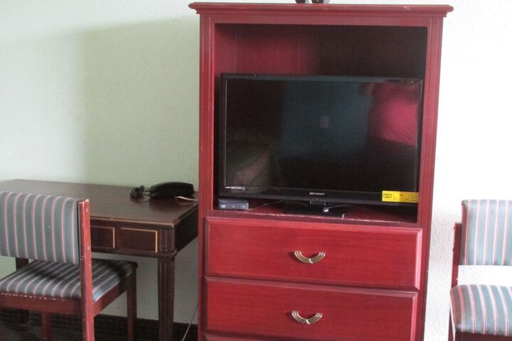 Room 10 of 20