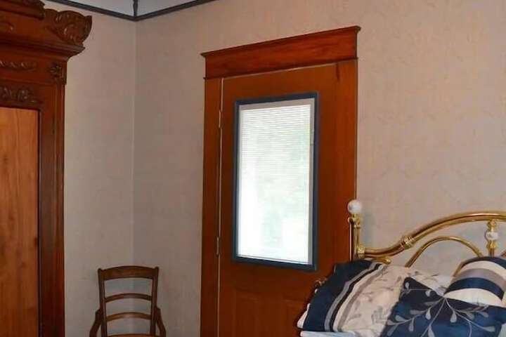 Room 18 of 37