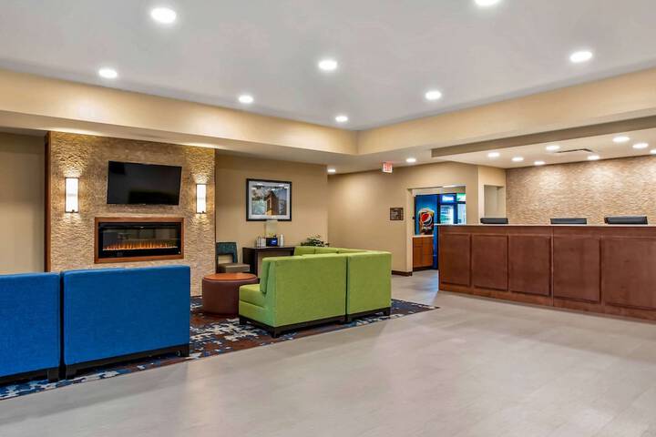 Comfort Inn and Suites Ames near ISU Campus