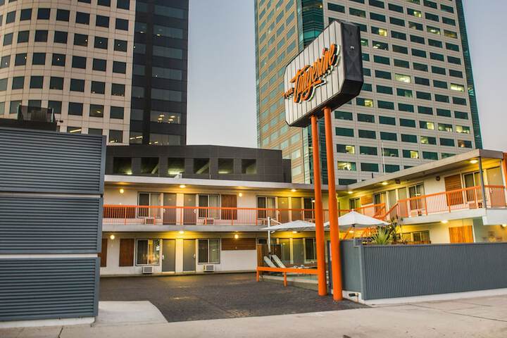 The Tangerine - a Burbank Hotel