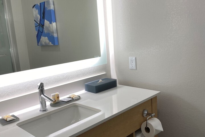 Room 20 of 26