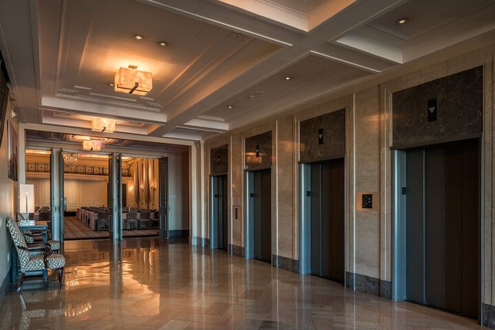 Ballroom/Hall 92 of 97