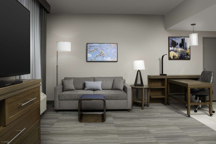 Room 25 of 48