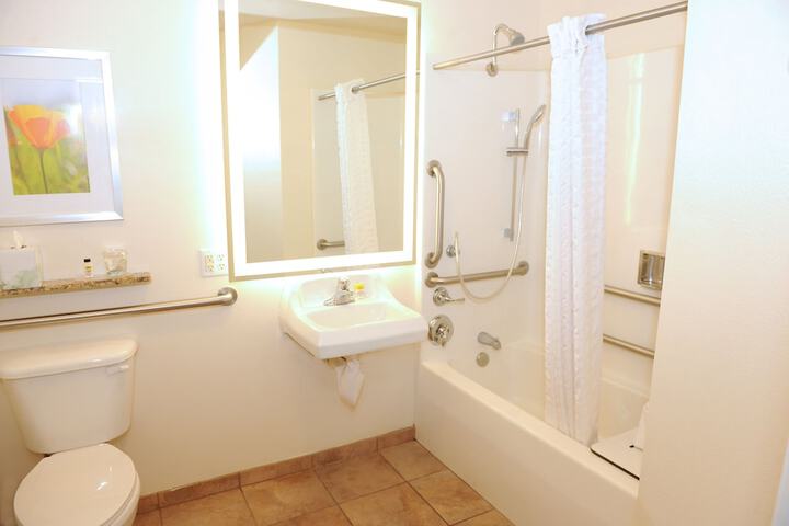 Room 43 of 68