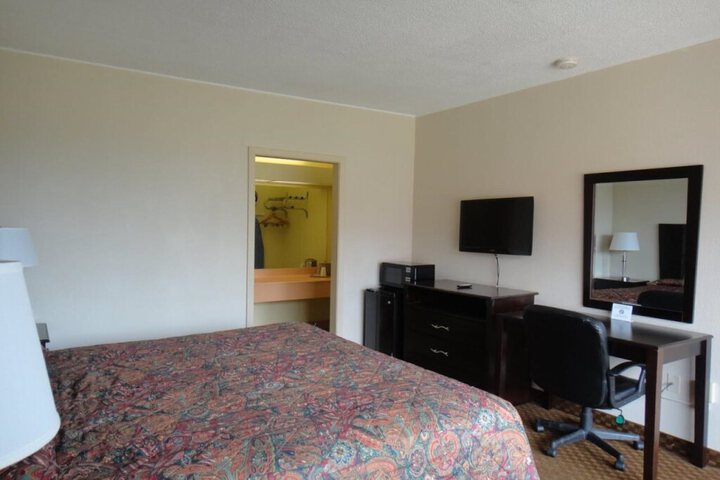RED RIVER INN ALEXANDRIA