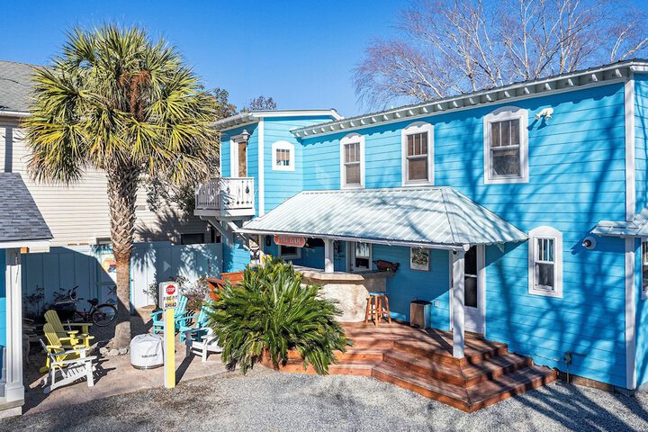 Island Guesthouse and Motel