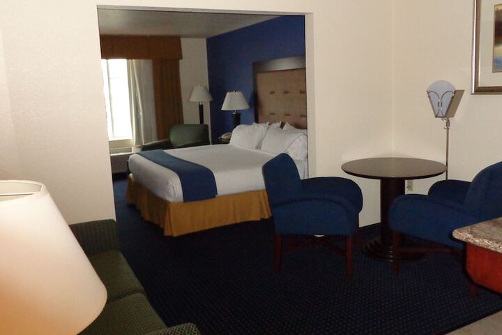 Room 37 of 52