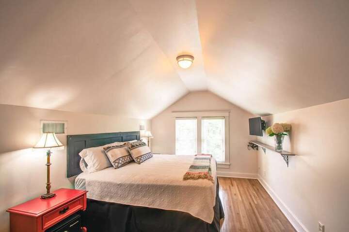 Room 8 of 32