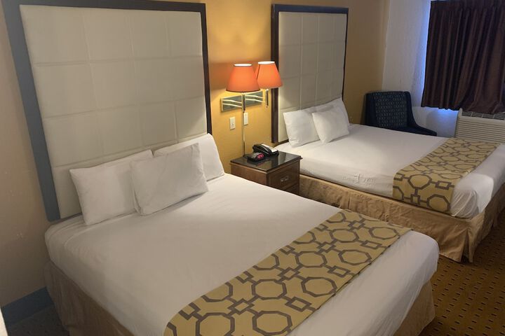 Room 11 of 24