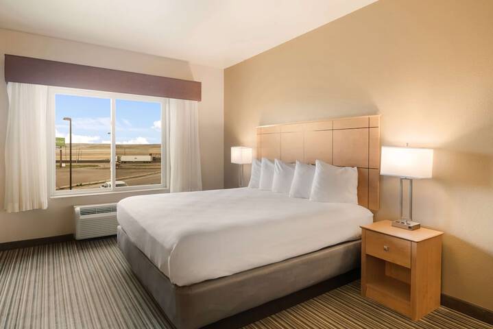 Room 7 of 28