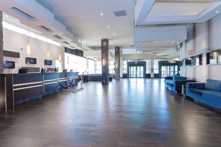 Sandman Signature Vancouver Airport Hotel & Resort