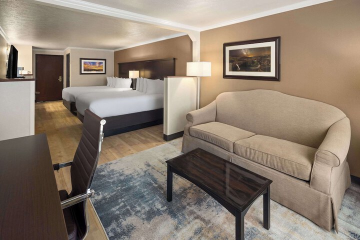 Room 41 of 60