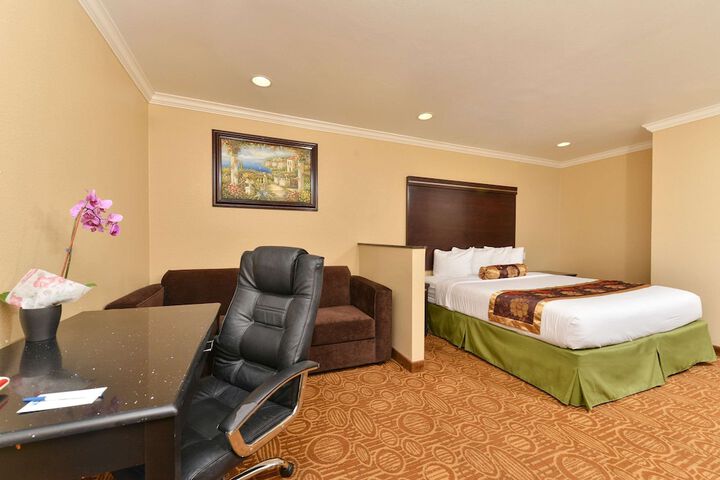 Room 19 of 40