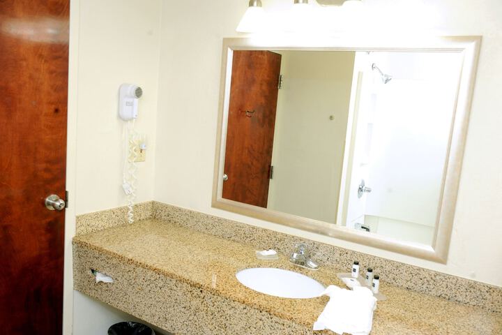Room 14 of 26