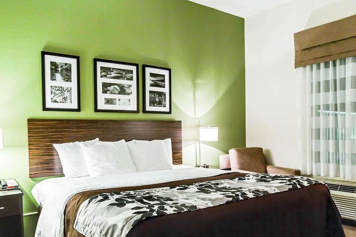 Room 11 of 35