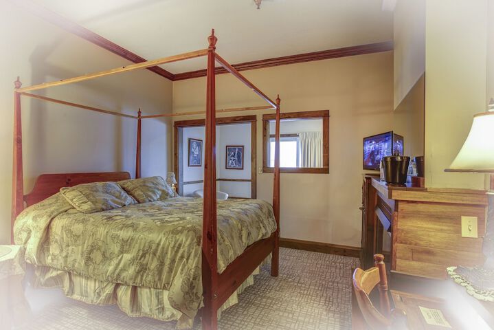 Room 28 of 52