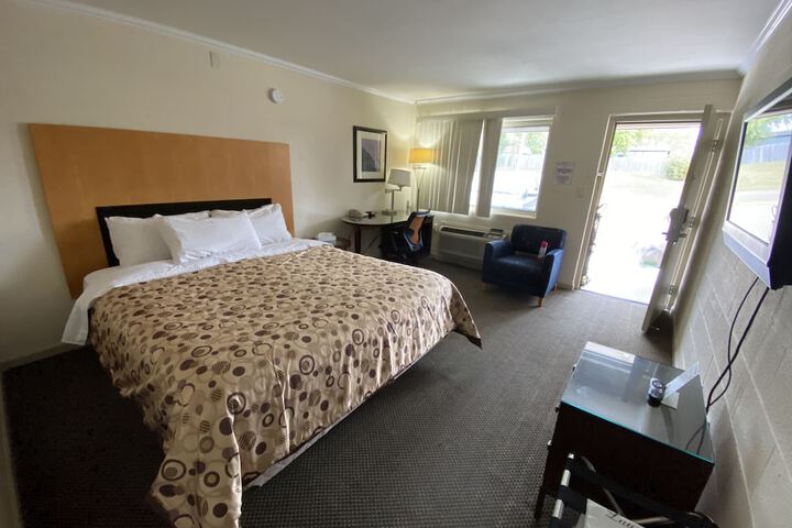 Room 30 of 36
