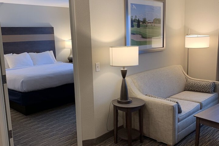 Little Crow Hotel & Conference Trademark by Wyndham