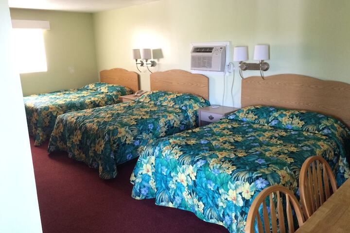 Room 8 of 40