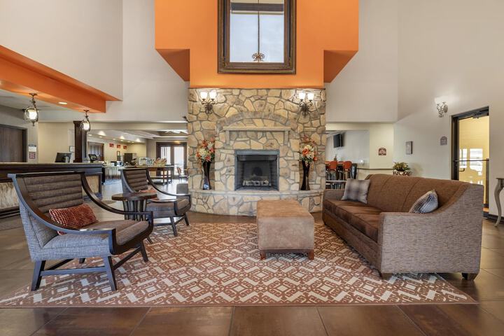 Best Western Plus Cimarron Hotel & Suites