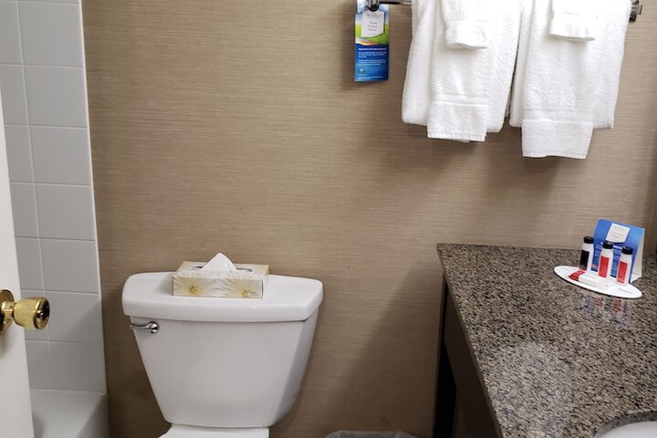 Room 4 of 44