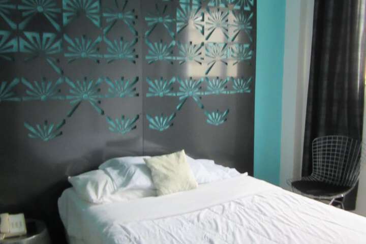 Room 43 of 77