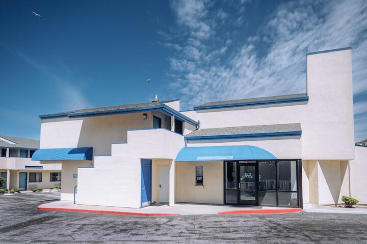 Bay Breeze Inn