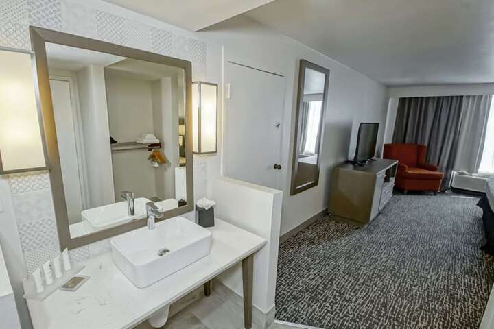 Room 21 of 46
