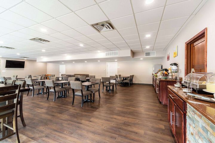 Quality Inn & Suites Vandalia near I-70 and Hwy 51