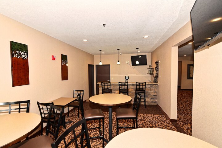 Lounge 54 of 58