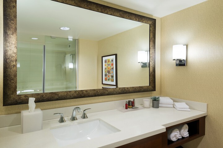 Room 32 of 71