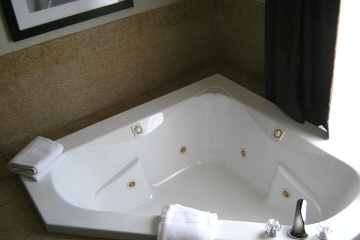 Room 34 of 63