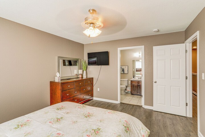 Quaint Pocahontas Townhome Central Location!
