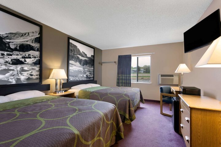 Super 8 by Wyndham Helena