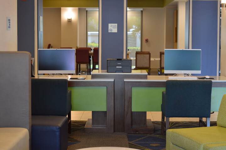 Business Center 64 of 65