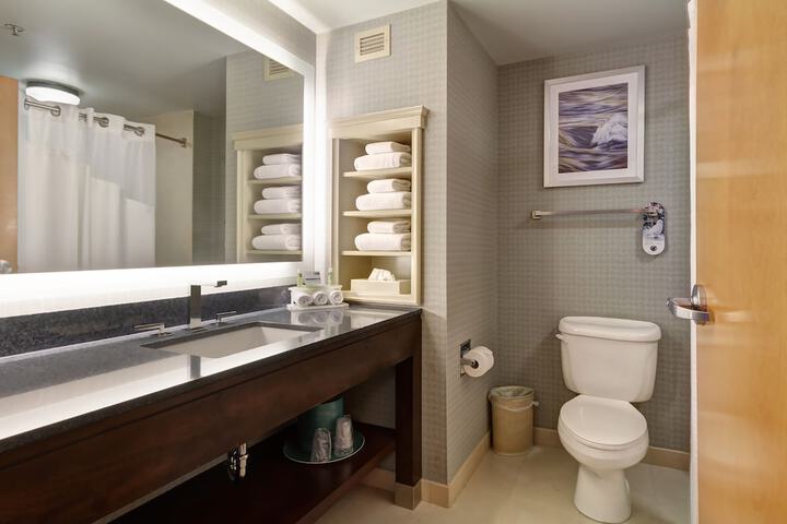 Holiday Inn Express Hotel & Suites Warwick-Providence (Arpt) by IHG