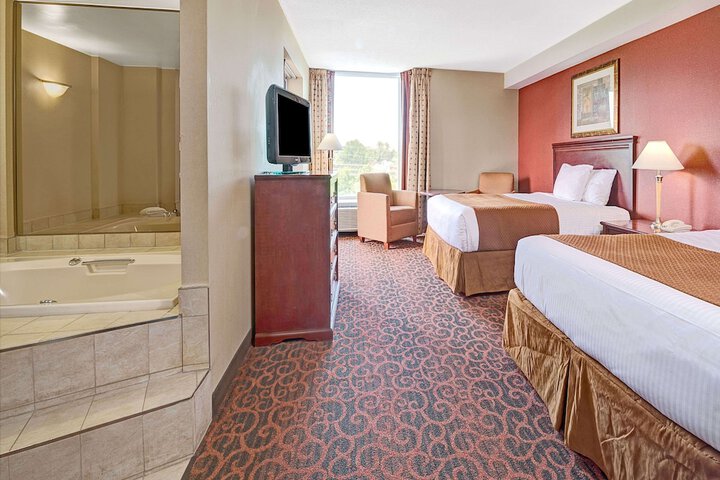 Room 15 of 37
