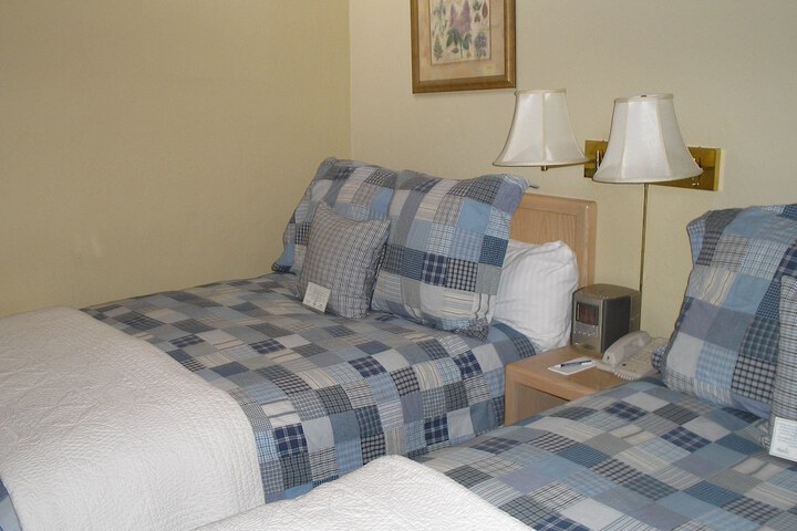 Room 225 of 302