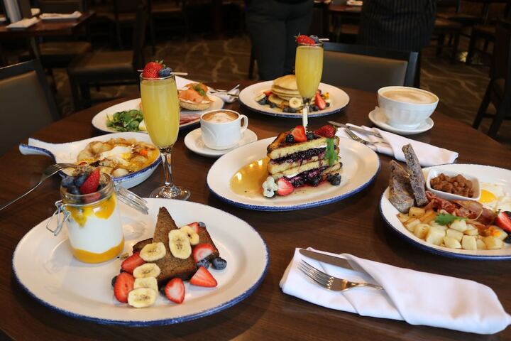 Breakfast/Coffee Service 56 of 73