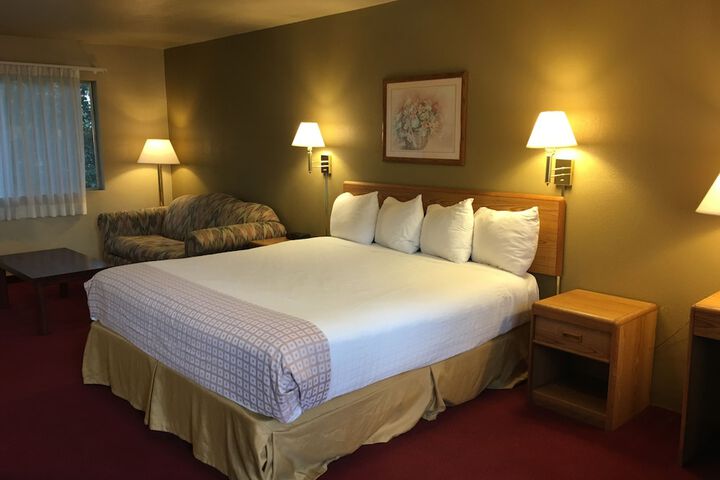 Vino Inn & Suites