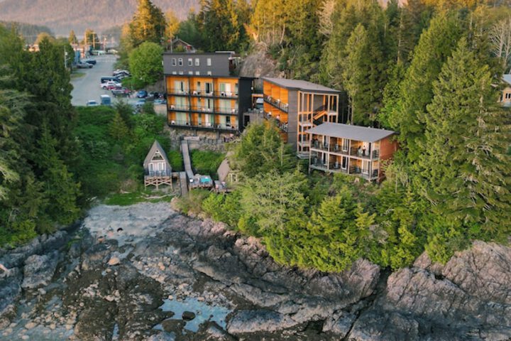 Duffin Cove Oceanfront Lodging