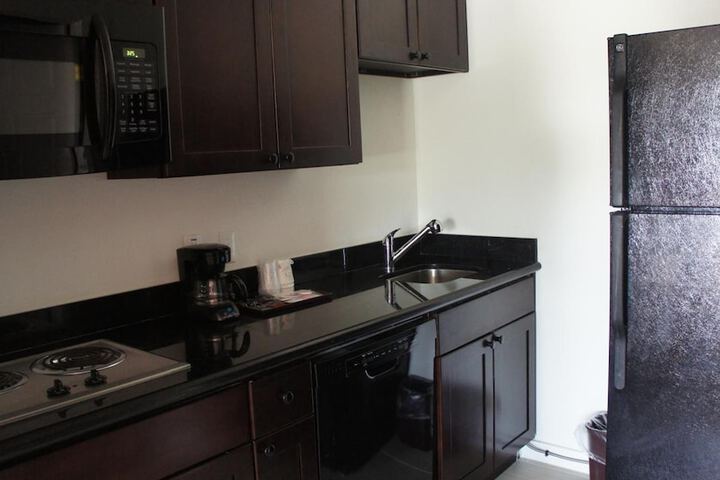 Lux Inn and Suites