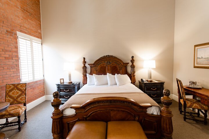 Room 9 of 22