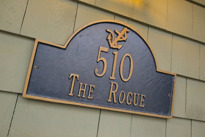 Room 229 of 373