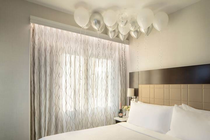 Room 33 of 127