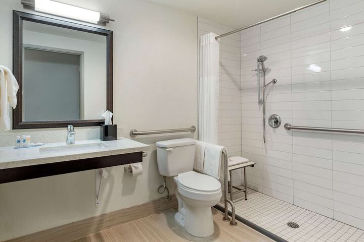 Room 15 of 42