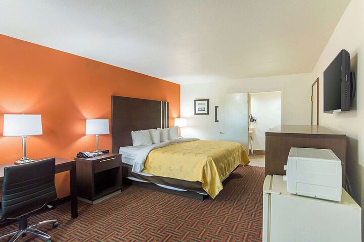 Room 20 of 28
